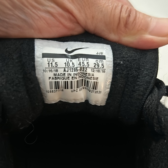 Nike Air Max 90 Essential size 11.5 Men Black Anthracite White Amarillo, running - Picture 6 of 11